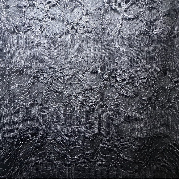 Black Sleeveless Lace Tank Top with Bead Accents at Neck Size Large Whimsigoth - Picture 2 of 7